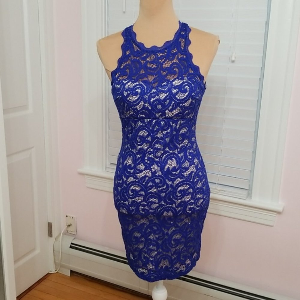 Mini lace dress, in royal blue color, size 1